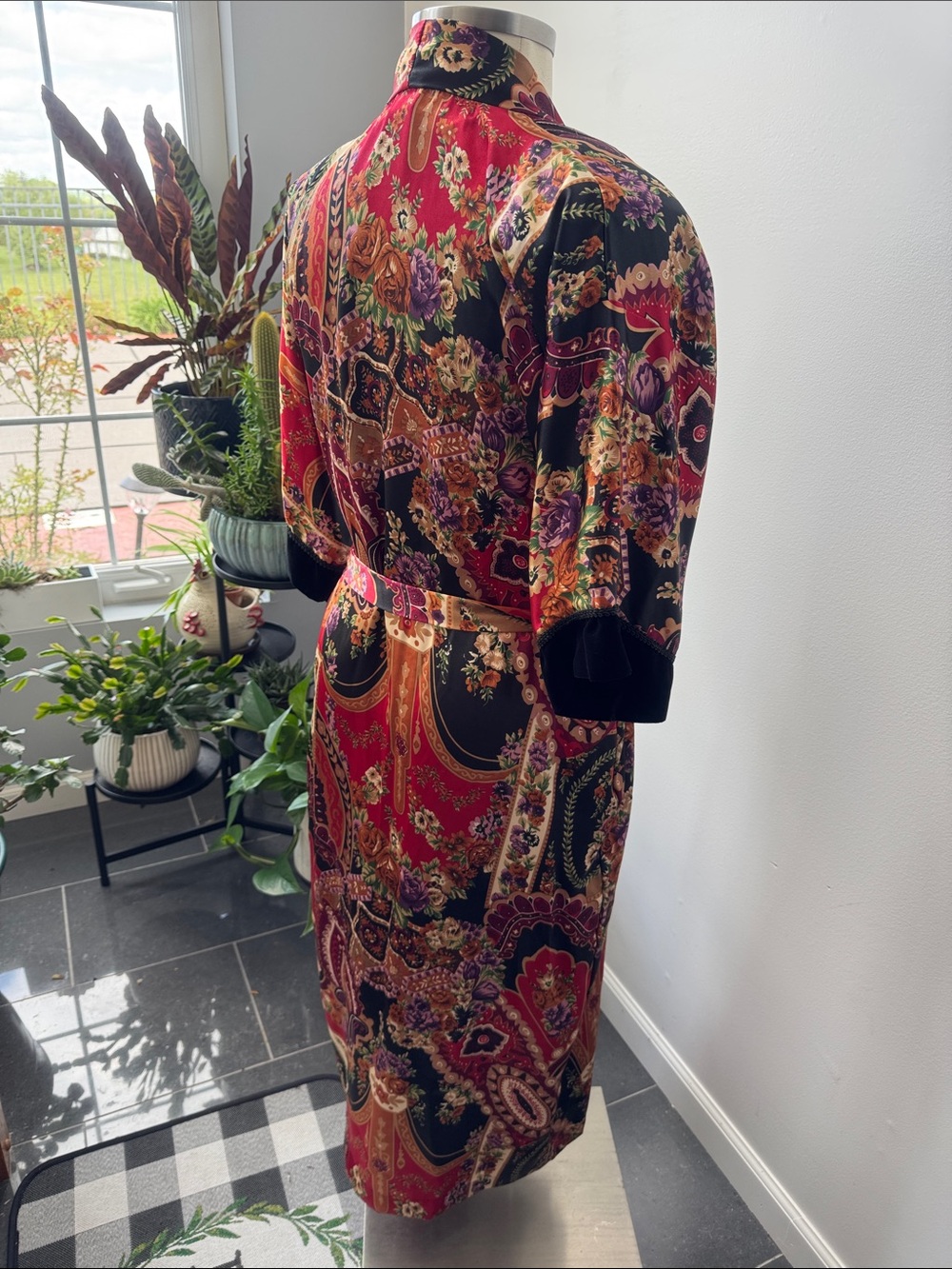 Vintage California Dynasty Women's Paisley Satin Kimono Robe/Mini Night Top - Picture 4 of 9